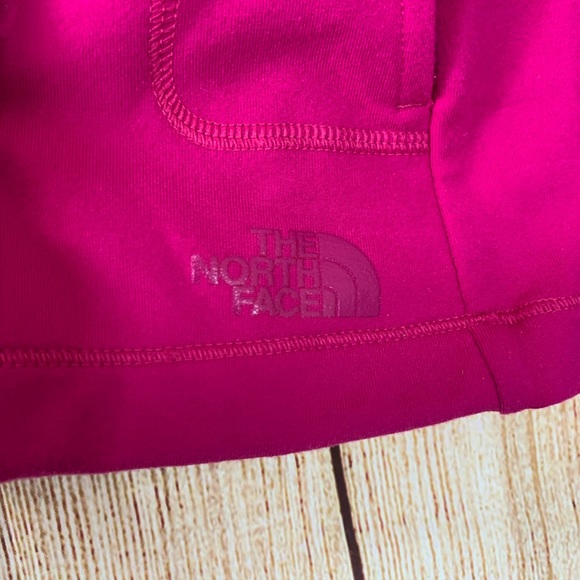 The North Face Large Pink LightWeight ZipUp Jacket - Picture 10 of 16